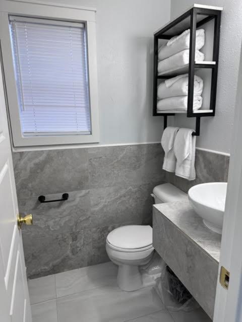 White Sands Inn, Marina, Bar & Grill Motel Port Isabel