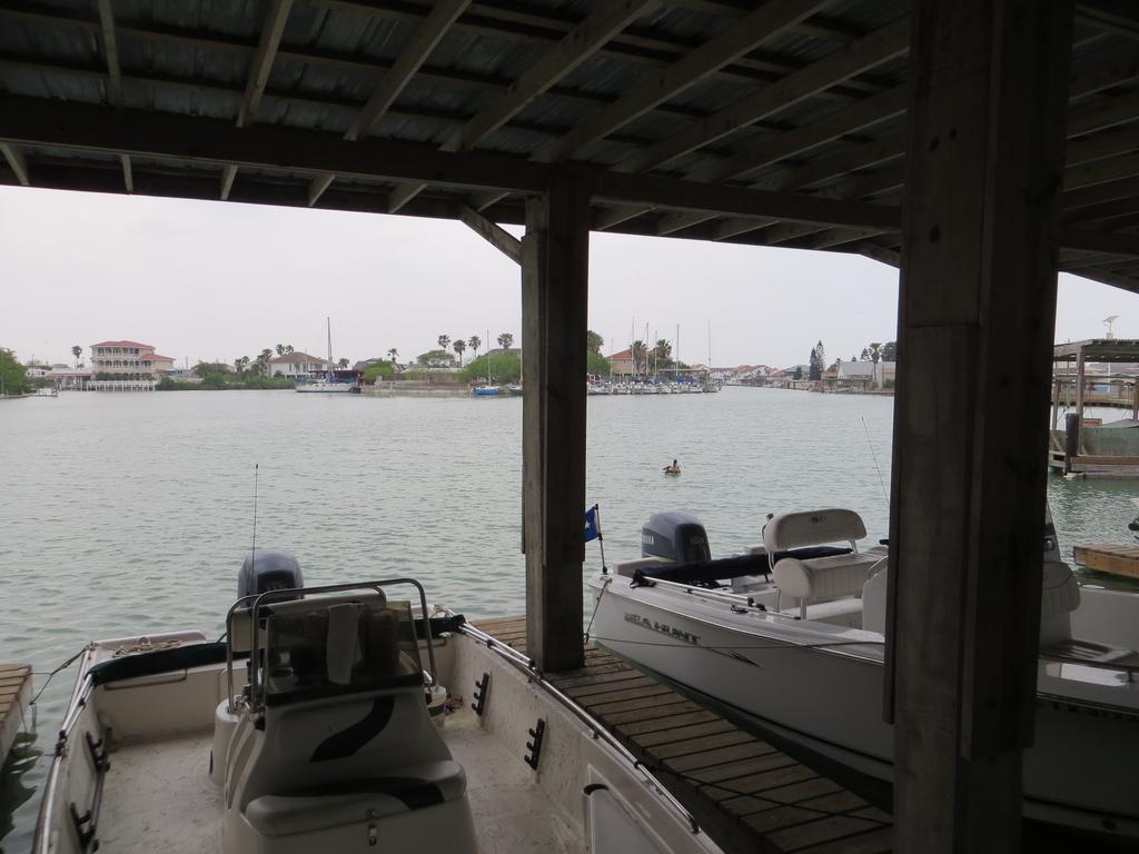 White Sands Inn, Marina, Bar & Grill Motel 2*